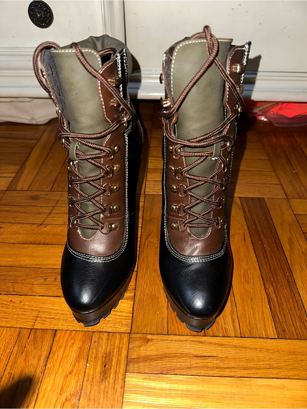 Women’s Two-Tone Lace-Up Winter Boots - Black & Brown